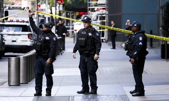 ΗΠΑ: Νέο τρομο-πακέτο στον πρώην διευθυντή της Εθνικής Υπηρεσίας Πληροφοριών